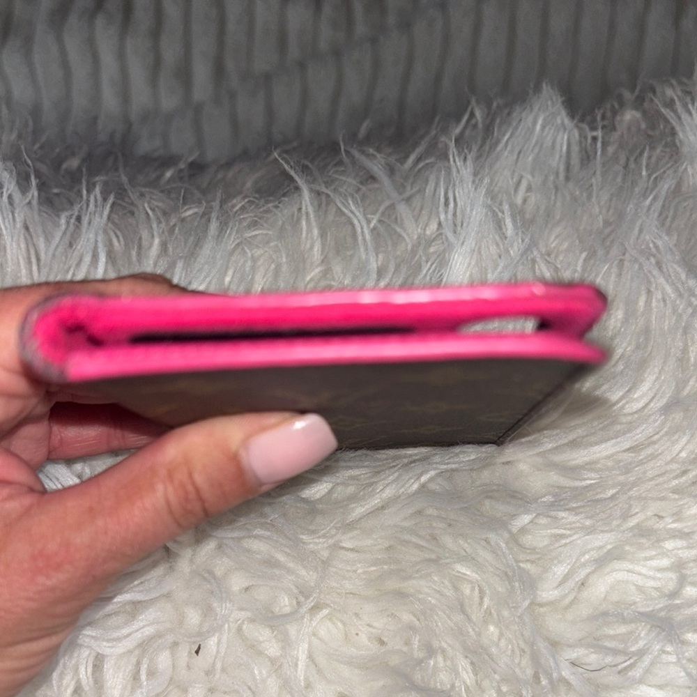 Louis Vuitton Phone Case - Picture 8 of 13